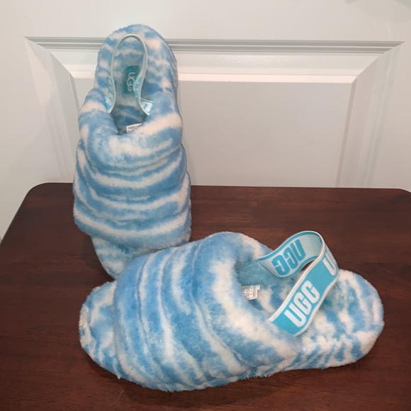 UGG FLUFF YEAH SIZE 7 SLIPPERS - Picture 2 of 9